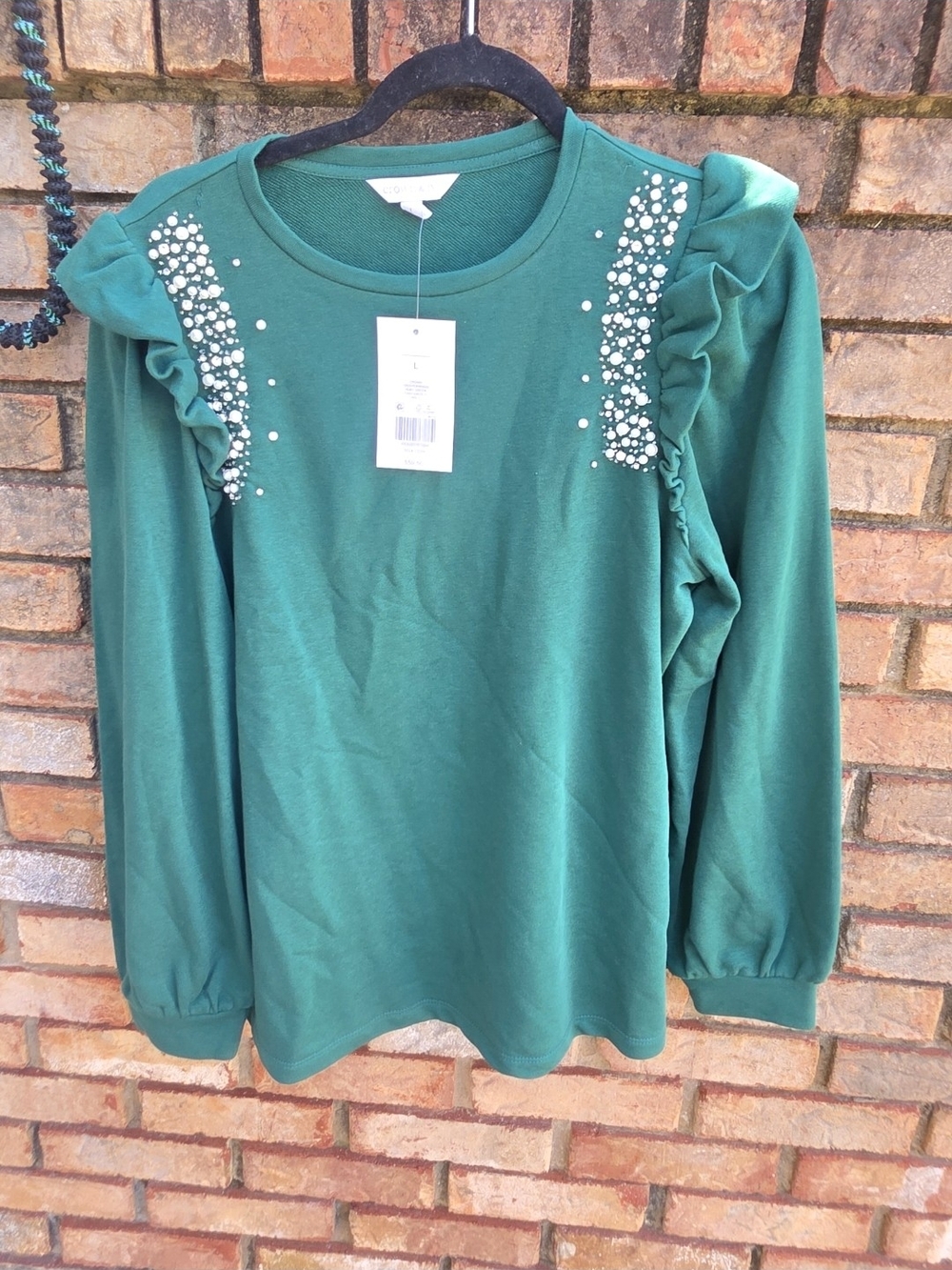 New Women's Crown & Ivy Ruffled Green Beaded Shirt RV $66, size Large